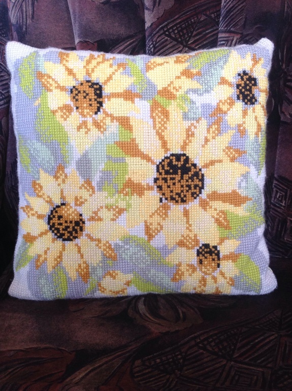 Мои работы:подушки вышитые крестиком