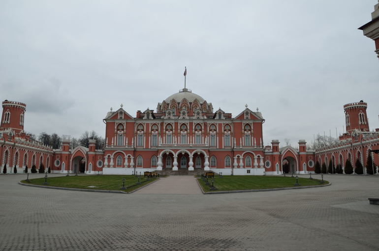 Петровский путевой дворец