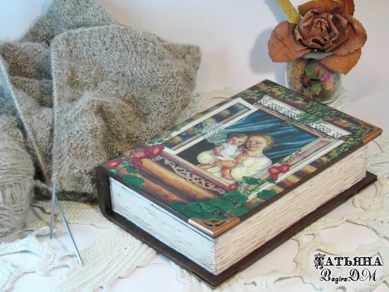 Шкатулка-книжка "Мамино окошко"