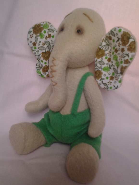 Слоненок из флиса