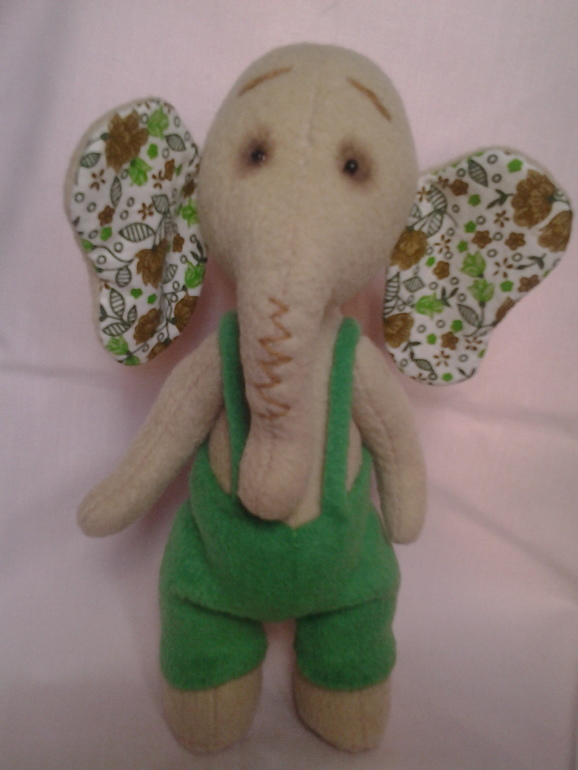 Слоненок из флиса