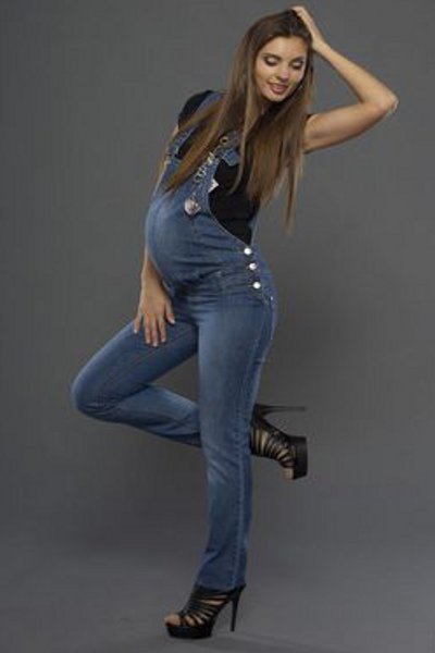 Джинсовый комбинезон фирмы Beauty Mama.