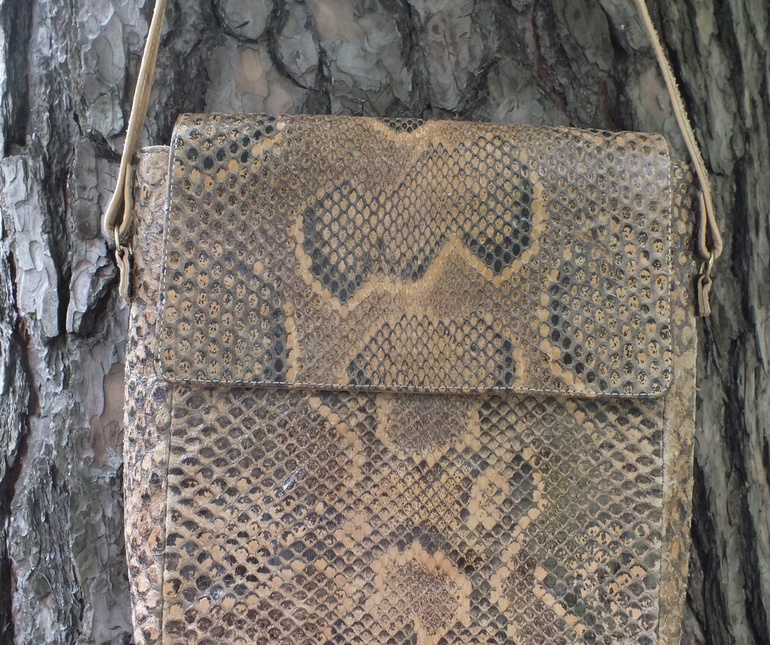 Сумка для ноутбука или планшета из натуральной кожи питона