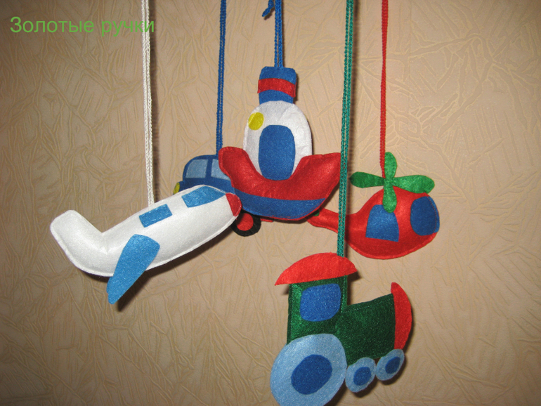 Мобиль в детскую кроватку