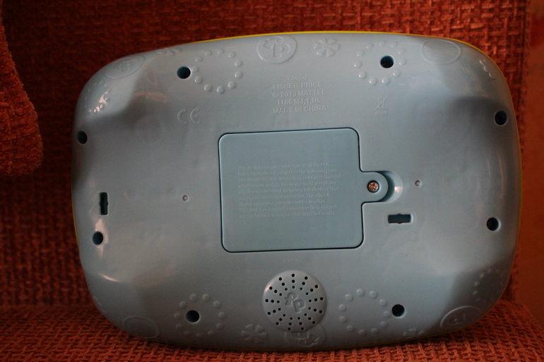 Продаю Fisher Price 2 игрушки (телефон-каталка, веселые друзья)