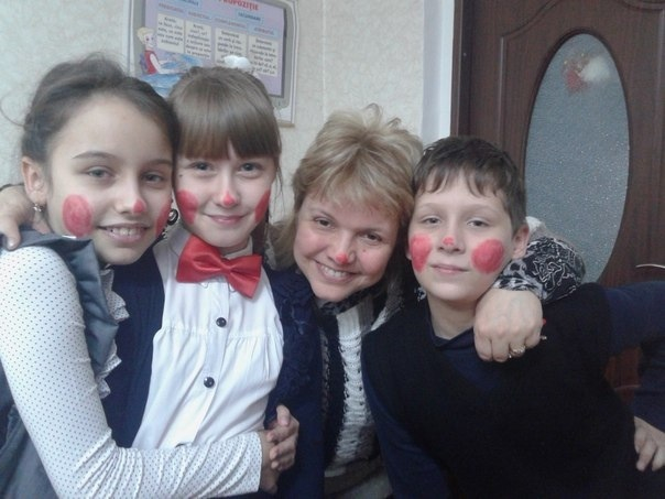 Ярик очевидно любит своего классного руководителя :-)