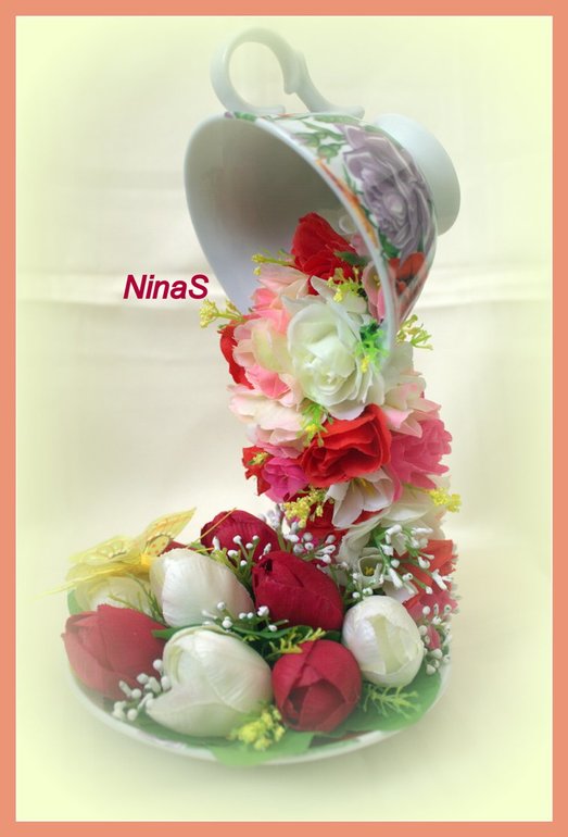 Парящая чашка.