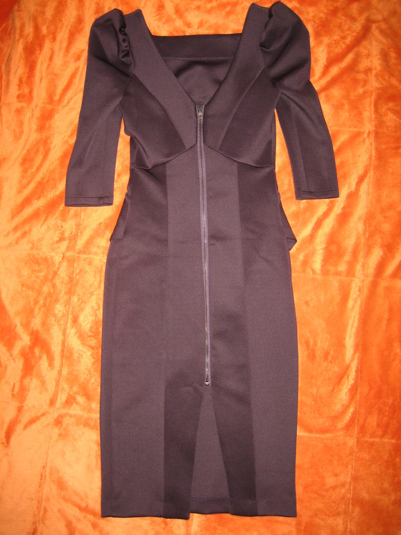 Коктельное платье на миниатюрную девушку