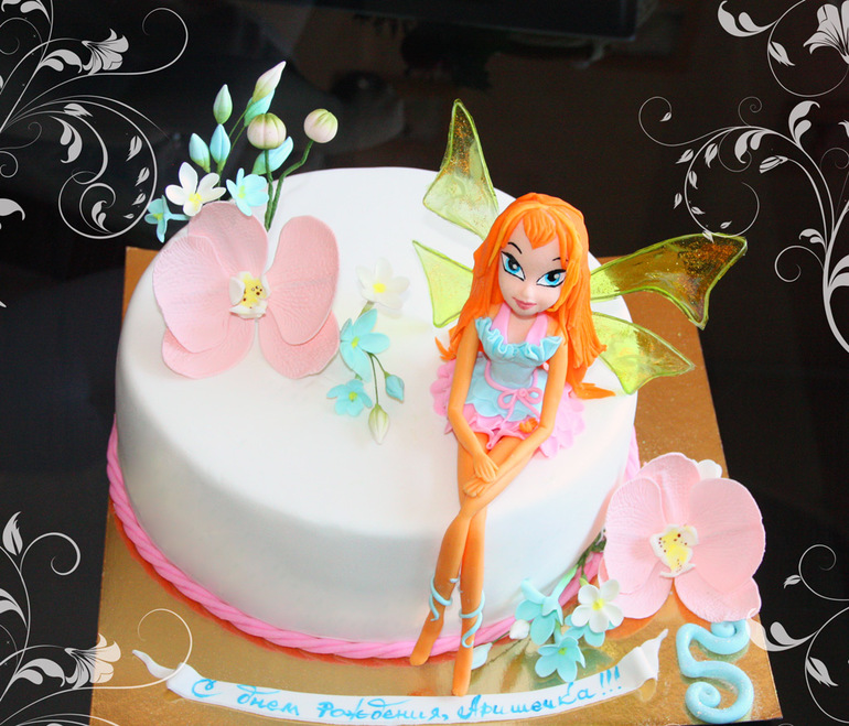 Торт Винкс Блум