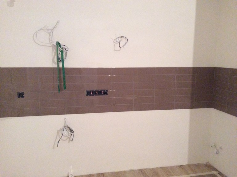 Цвет кухонной мойки. Очень нужна помощь!