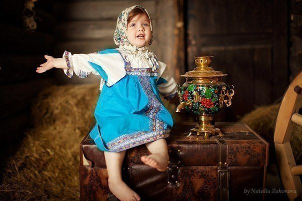 Деточки в платочках безумно милы*