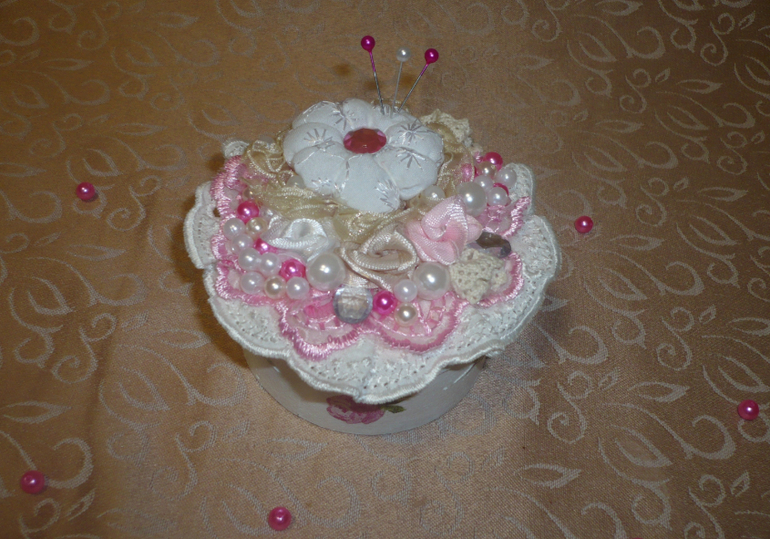 Шкатулка-игольница "Розовое настроение"