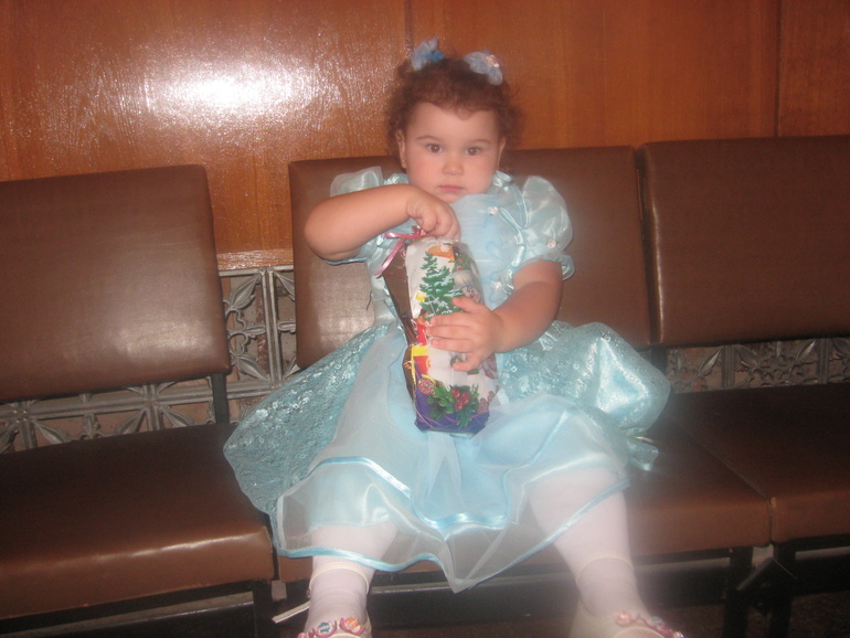 Первый раз ходили на ёлку!!!