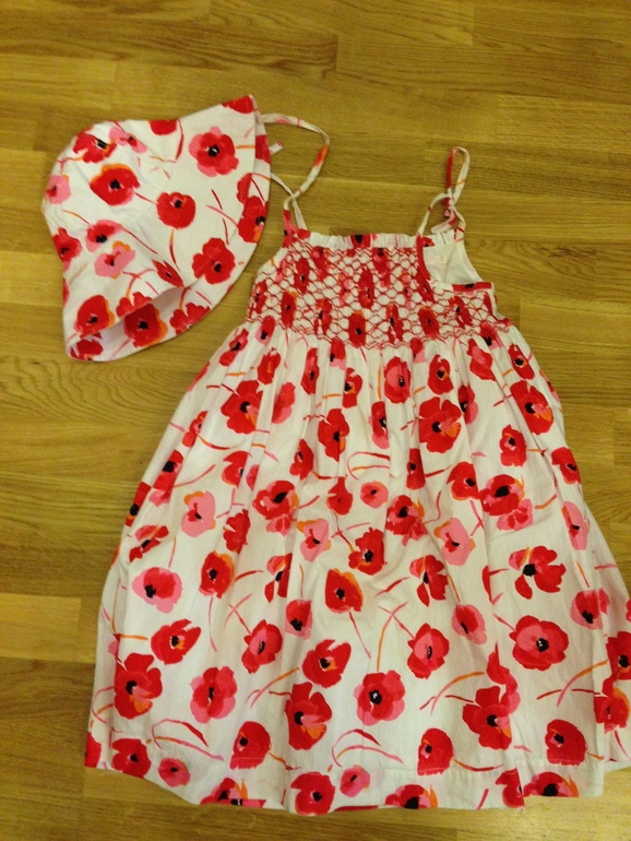 Шикарный комплект : сарафан+шляпа+купальник, р-р 4, 3000