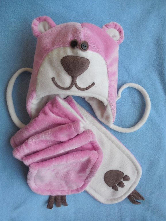 Очень много шапочек!)