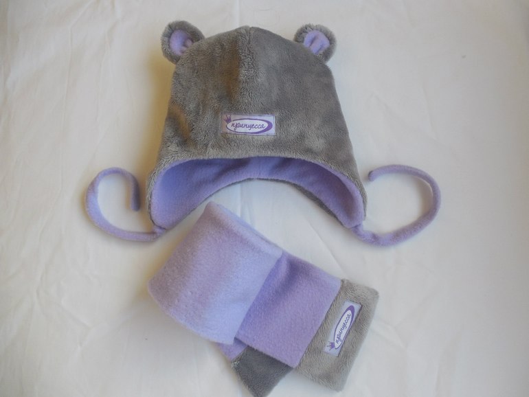 Очень много шапочек!)