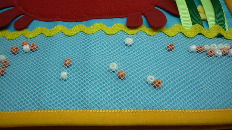 Яркая развивающая книжка!