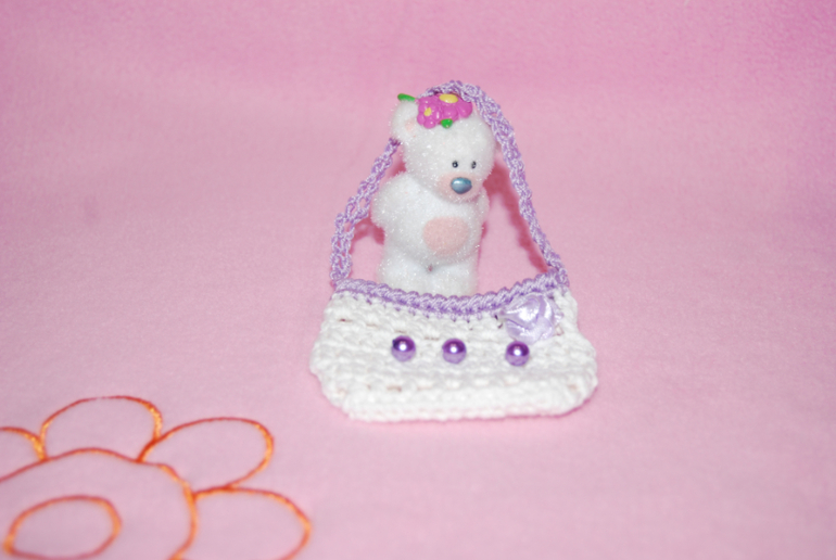 Связалось в подарок).