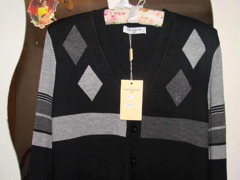 Продам новые кардиганы  Guy Laroche р-р  L почта за мой счет