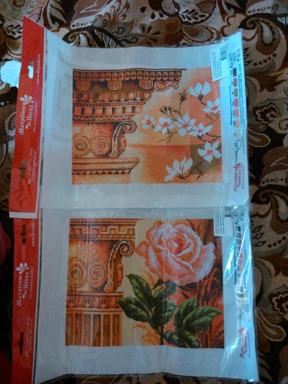 мои поварятки и пополнение в норке хомяка =)