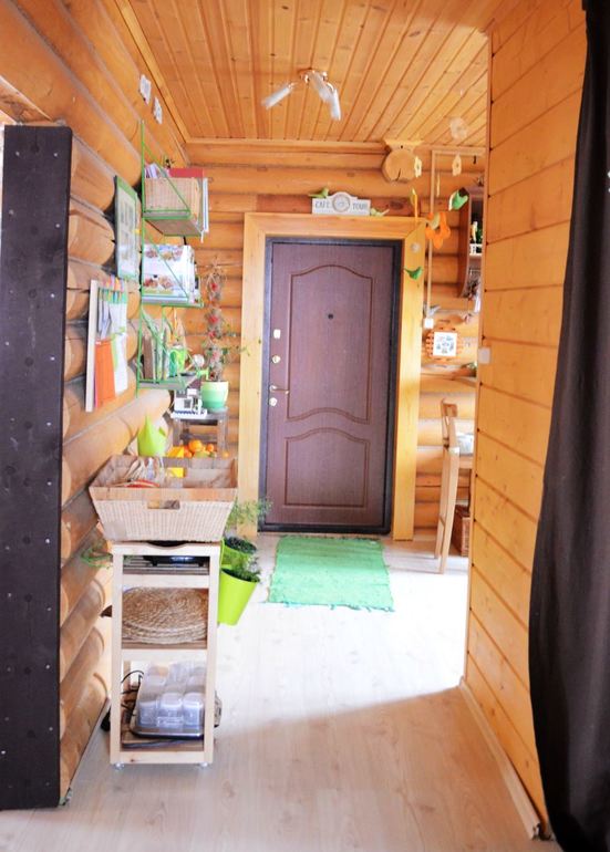 Кухня в деревянном доме.