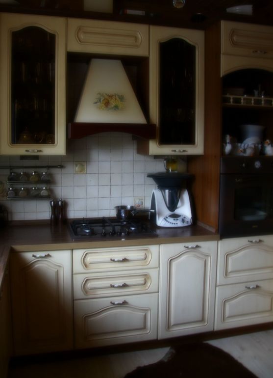 Кухня в деревянном доме.