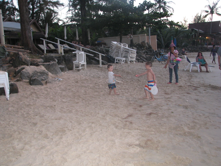 Тай. только фото.