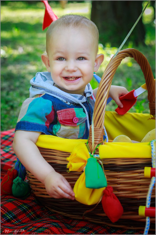 "На воздушном шаре". Кирюша и его семья.