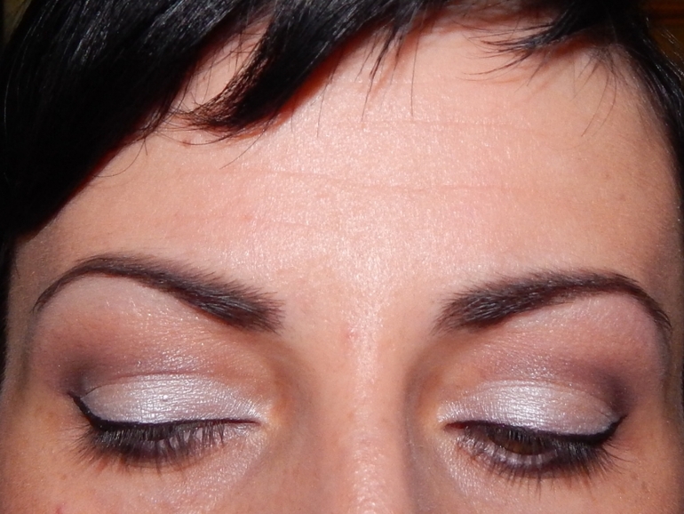 Подводка  мейбелин