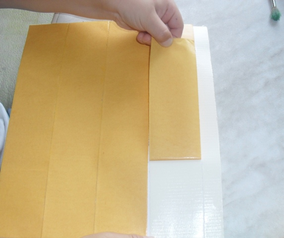 Делаем аппликацию с крупами вместе с малышом!