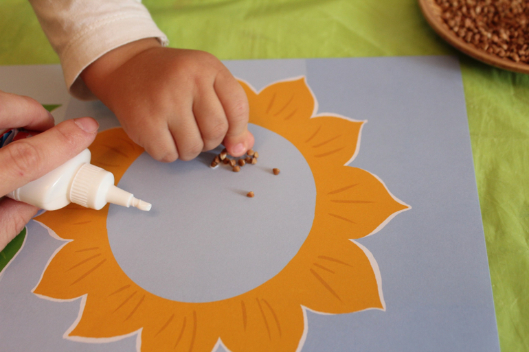 Давайте и мы с малышом сегодня порадуемся кусочку солнца!