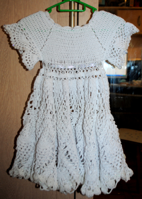 Подарочный набор на девочку платье и повязка на головку на 1-1,5 годика.