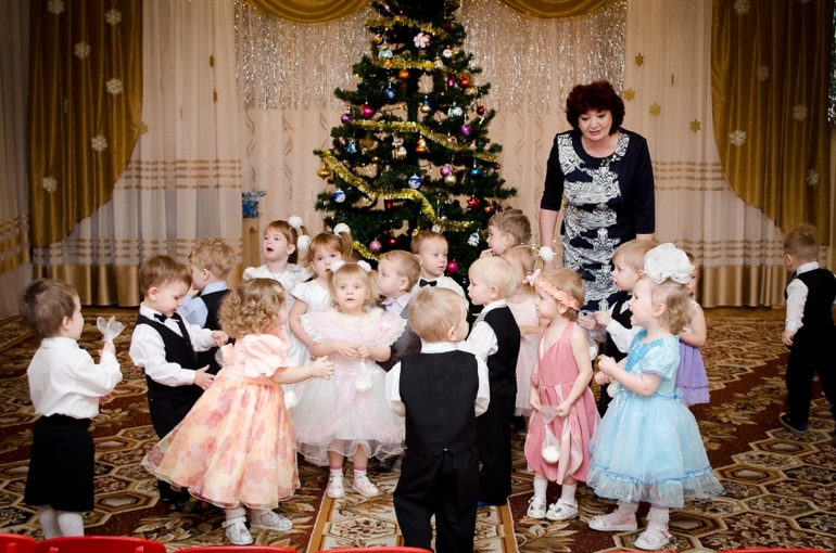 Получила фото с утренника