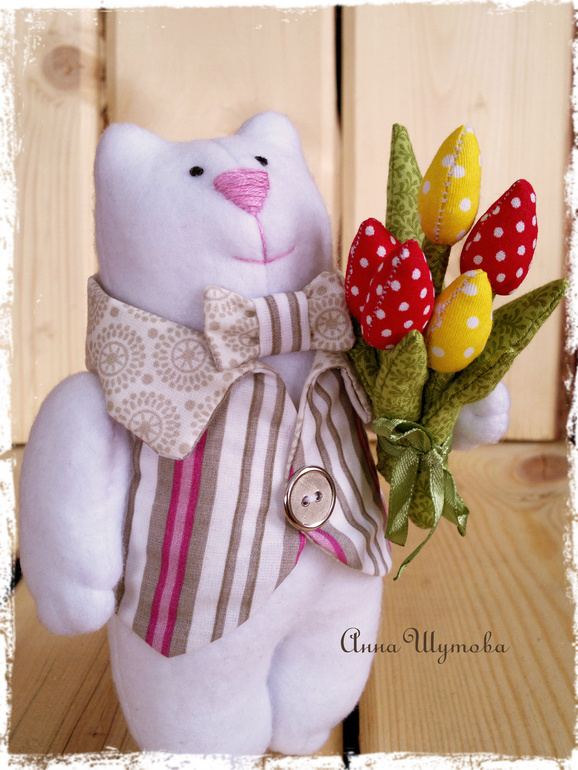 Котик с букетом