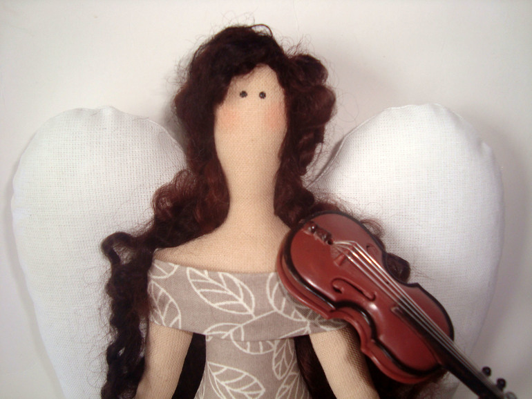 Ангел для юной скрипачки 2