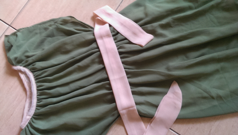 Зелёное платье в оригинале !