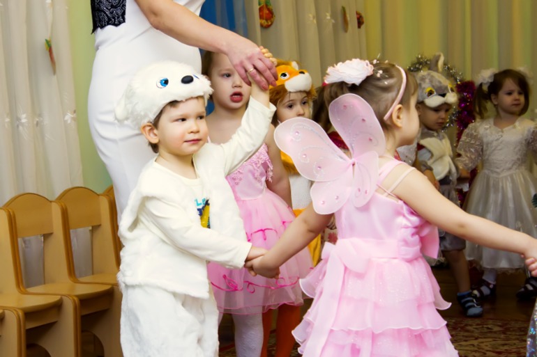 Первый Ванюшин утренник в садике)