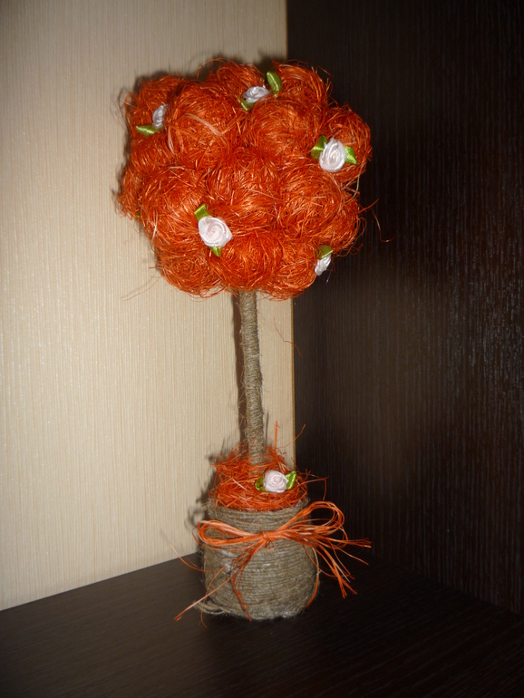 Оранжевое деревце с розочками