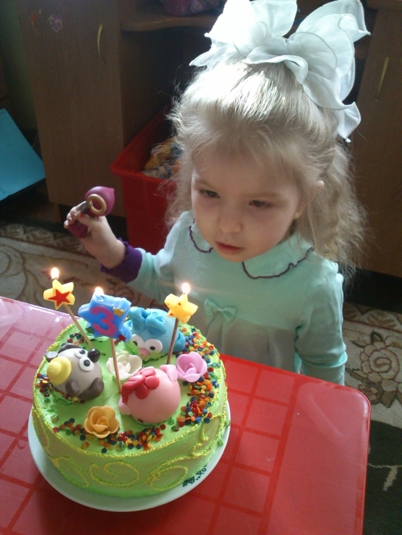 Полиночке три годика