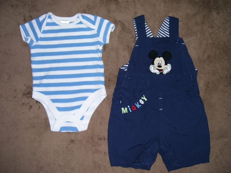 Продаю комплект Mothercare р. 0-3 месяца