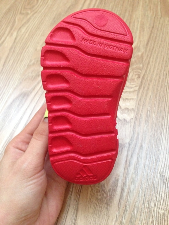 босоножки adidas НОВЫЕ р.20 для девочки