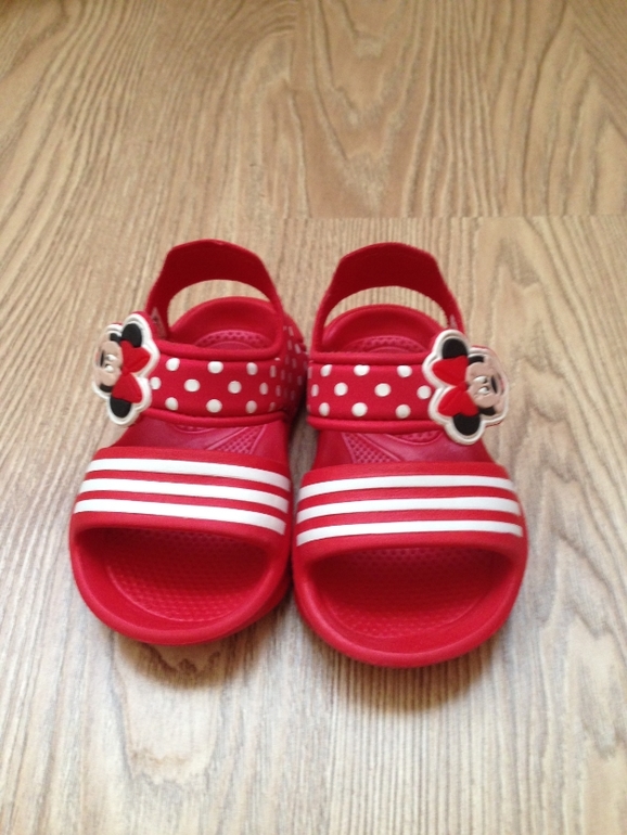 босоножки adidas НОВЫЕ р.20 для девочки
