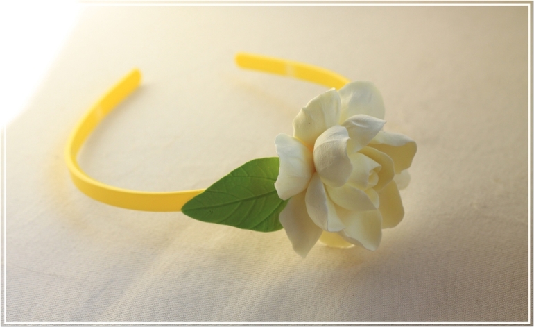 Яркие украшения и аксессуары на лето