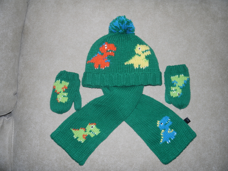 Шапка весна + Комплект шапка шарф варежки NEXT