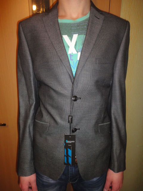 Пристрою пиджак мужской,р-р 48 рост 182, цена 1800+почта