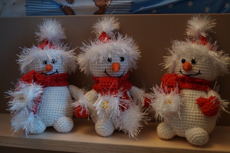 Мишки , горшочек с мёдом и кое что от нового года