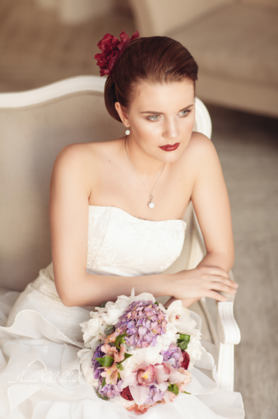 О том как цвет помады коардинально меняет образ невесты :)