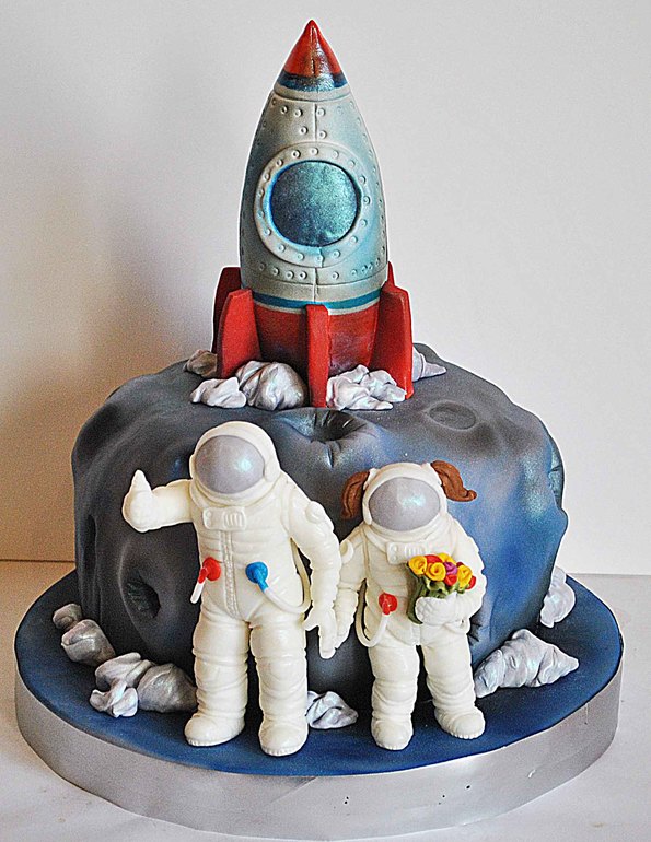 Торт свадебный с космонавтами