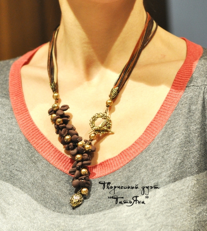 Кофейный комплект или щикарное колье с кофейными зернами