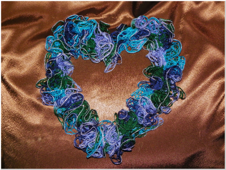 Шарф и юбка из ленточной пряжи